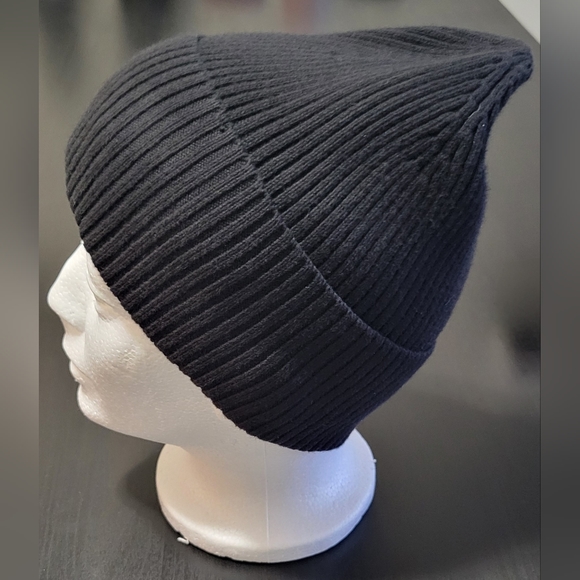 Ribbed knit hat - Picture 2 of 9